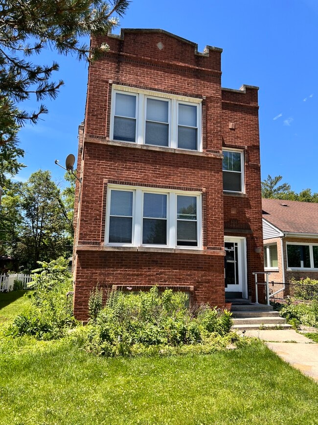 Building Photo - 3622 Rosemear Ave