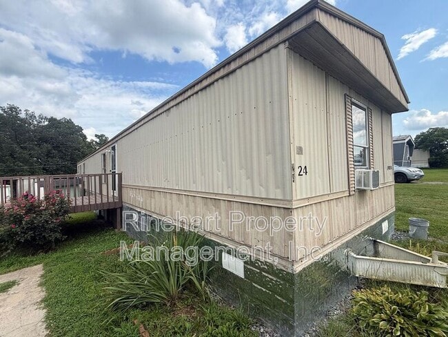 Building Photo - 1028 Ruby St