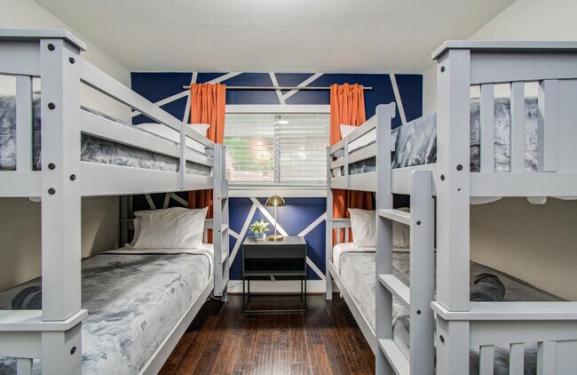 Building Photo - 4749 Benning Dr