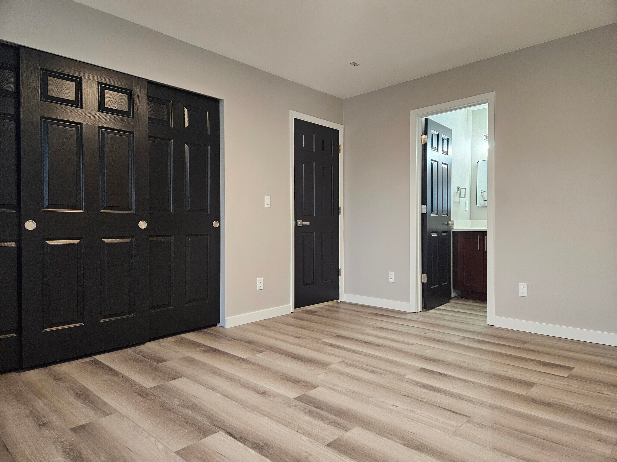 Building Photo - 1355 Yost Cir NE