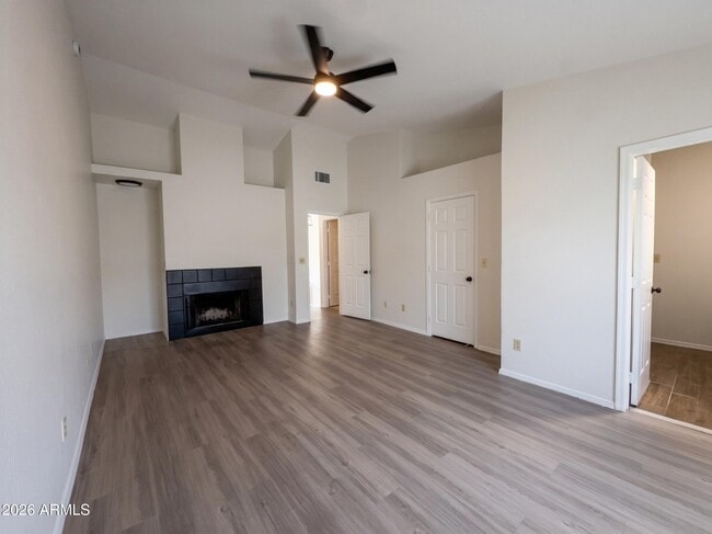 Building Photo - 170 E Guadalupe Rd