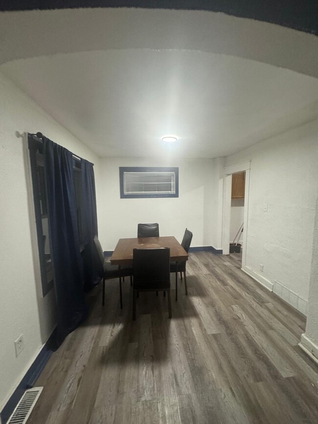 Building Photo - 455 Irwin Ave