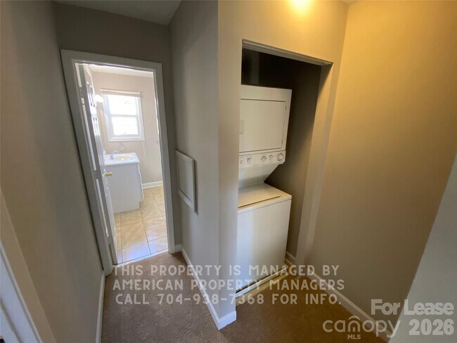 Building Photo - 1111 Arbor Dr