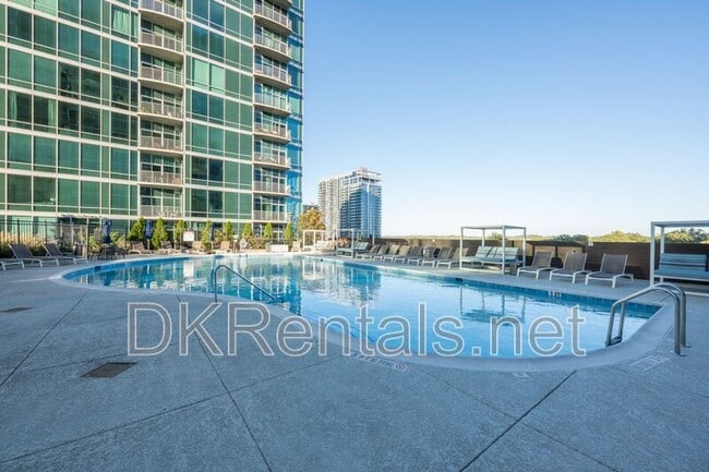 Building Photo - 943 Peachtree St NE