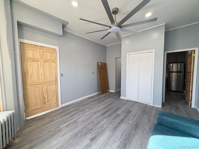 Building Photo - 181 Conklin Ave