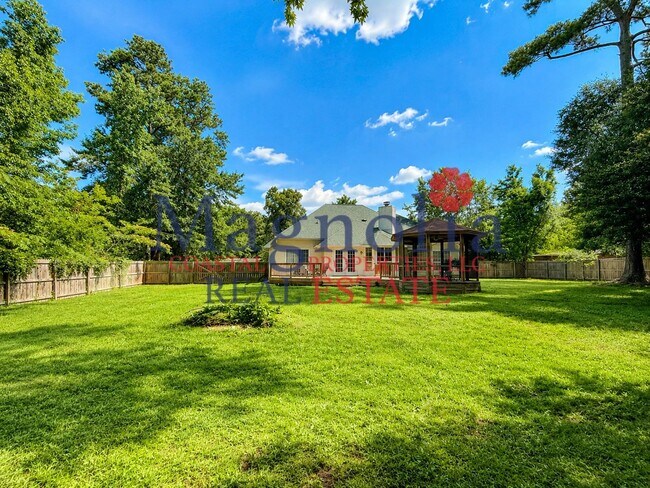 Building Photo - 3 bedrooms, 2 bathrooms in Richmond Hill's Oxford Subdivision