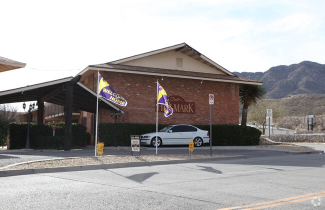 Primary Photo - Hillmark Apartments