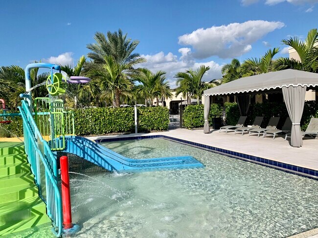 Building Photo - 16831 Pavilion Way