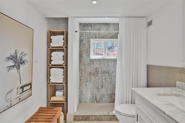 Building Photo - 5401 Collins Ave