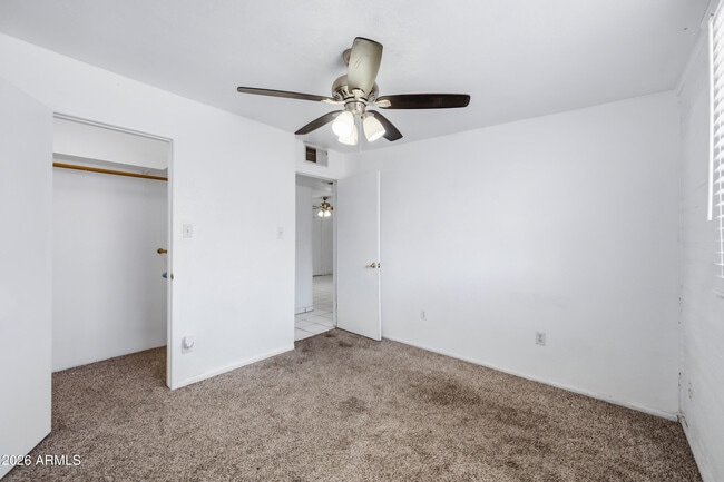 Building Photo - 3905 W Almeria Rd