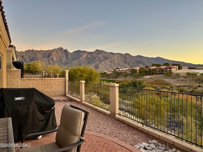 Building Photo - 5926 N Campo Abierto