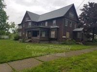 Building Photo - 661 Park Pl