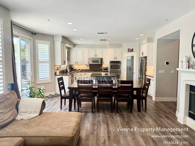 Building Photo - 2169 Mount Errigal Pl