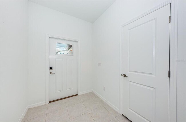 Building Photo - 8327 Crescent Oaks Dr