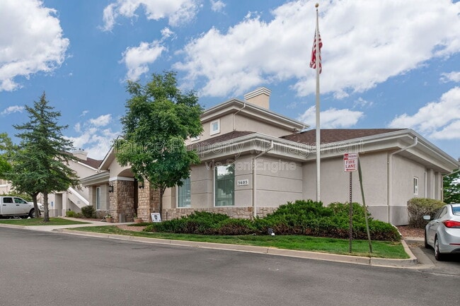 Building Photo - 3890 Strawberry Field Grove