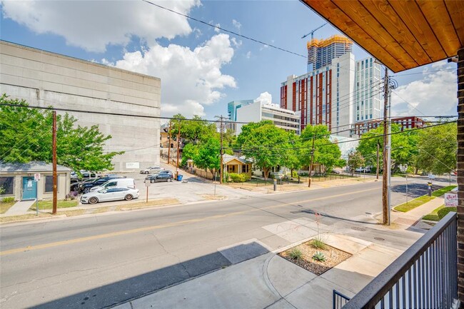 Building Photo - 908 Nueces St
