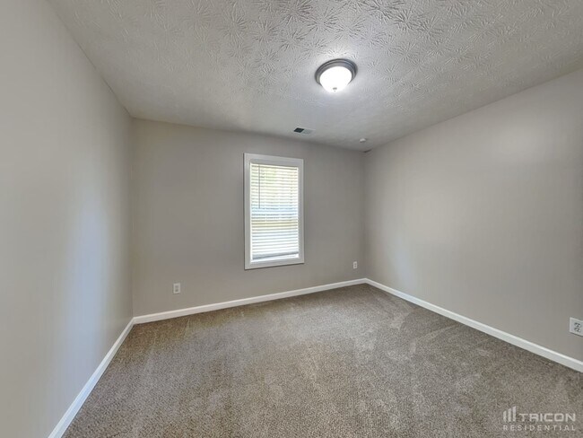 Building Photo - 802 Plantation Court Loganville GA