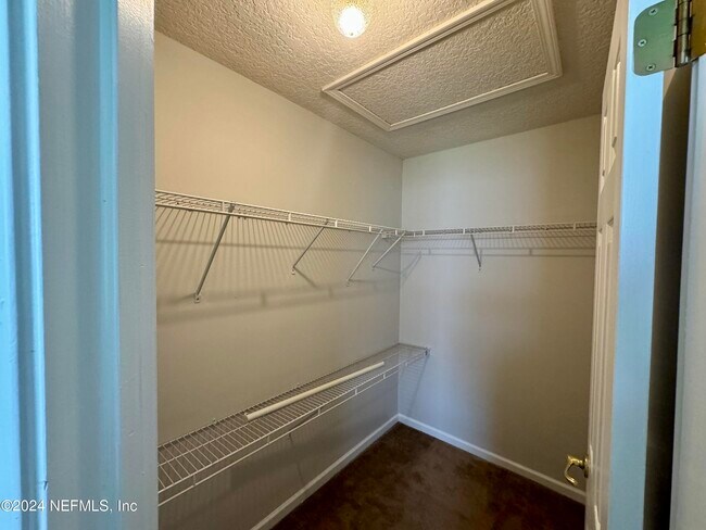 Building Photo - 1510 Wayward Wind Ln