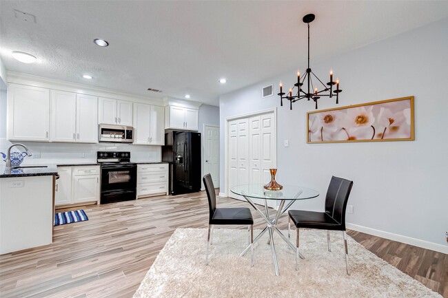 Building Photo - 395 Rancho Bauer Dr