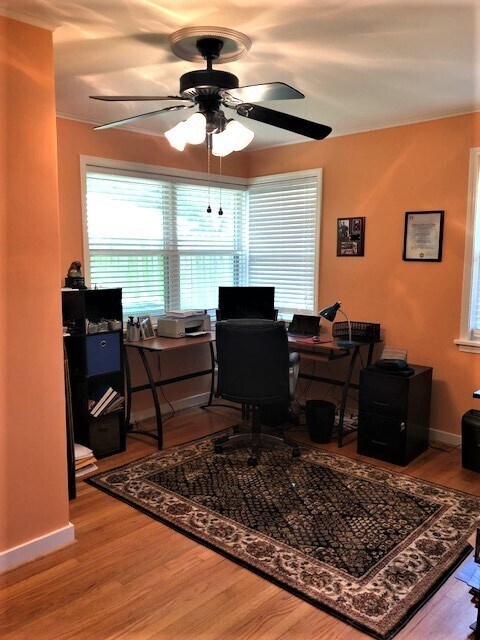 Building Photo - Updated Broadmoor Home!!