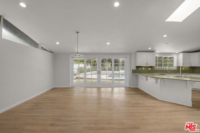 Building Photo - 4730 Cerrillos Dr