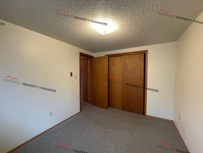 Building Photo - r259