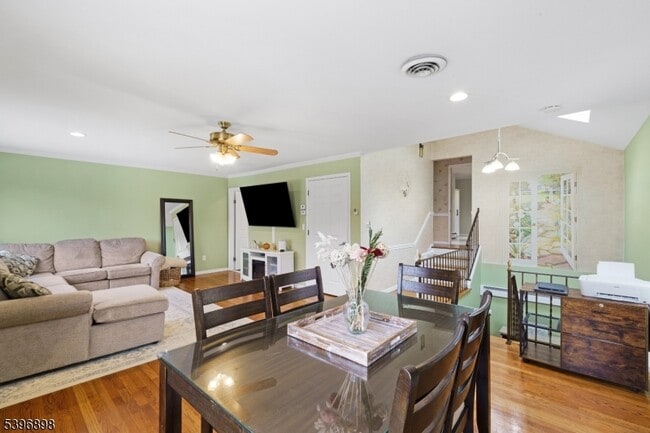 Building Photo - 17 Lathrop Ave