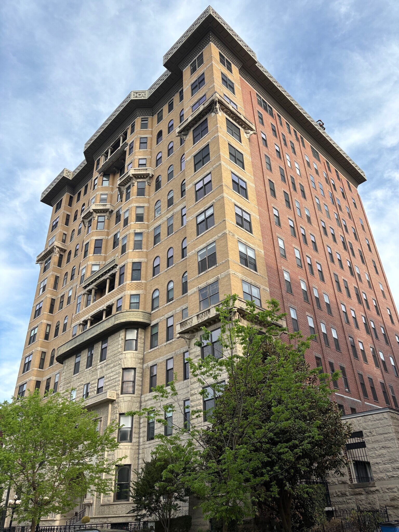 Building Photo - 1615 Q St NW