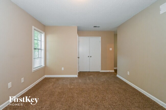 Building Photo - 3792 Caravel Dr
