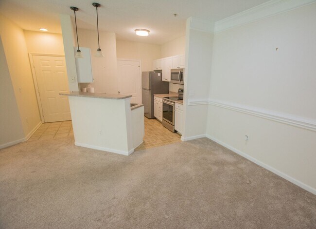 Building Photo - Lovely 2-bedroom, 2-bath condo available f...