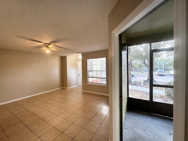 Building Photo - 401 Fountainhead Cir