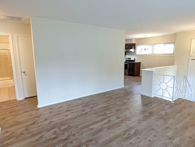 Building Photo - Split foyer SFH in established neighborhoo...