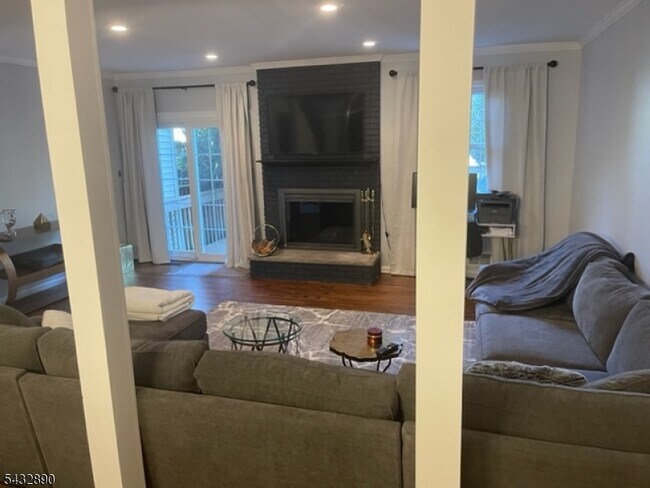 Building Photo - 48 Wexford Dr
