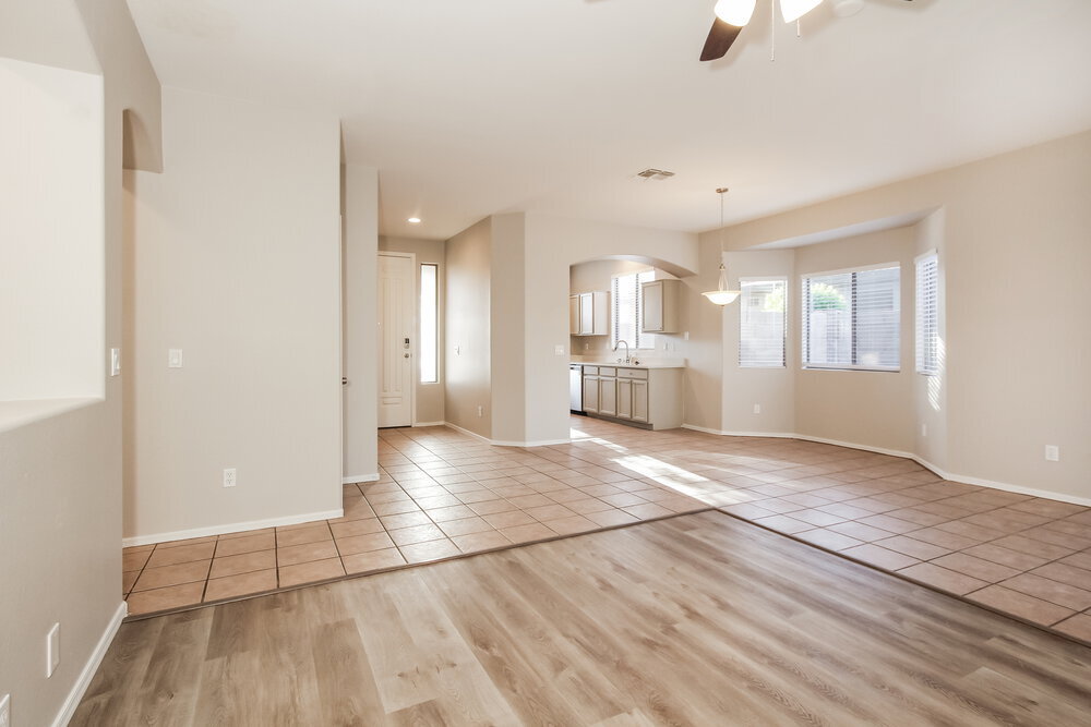 Building Photo - 8713 N 58th Ln