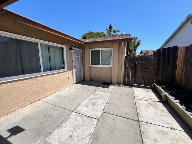 Building Photo - 2315 Mandarin Way