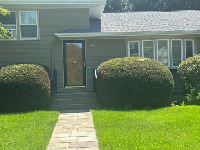 Building Photo - 5 Bayview Dr