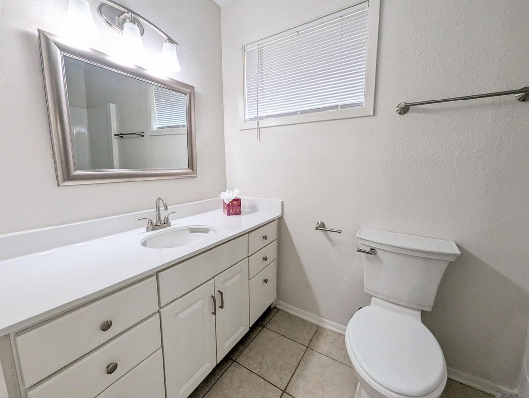 Building Photo - 1701 Lobdell Ave