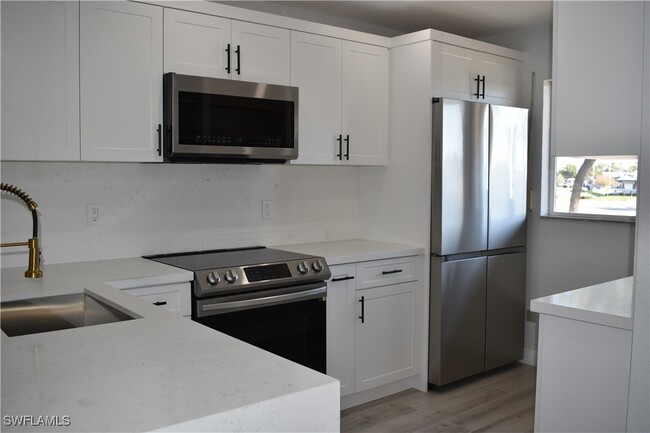 Building Photo - 1700 Bikini Ct