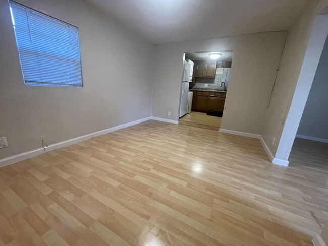 Building Photo - Tucked Away Antioch Home!