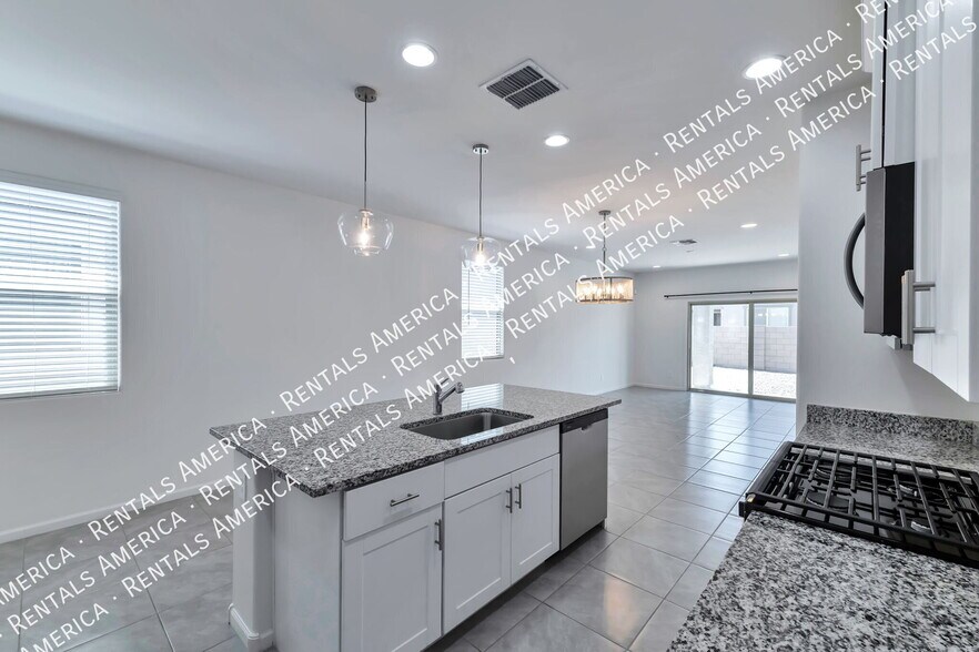 Building Photo - 10429 W Granderson St