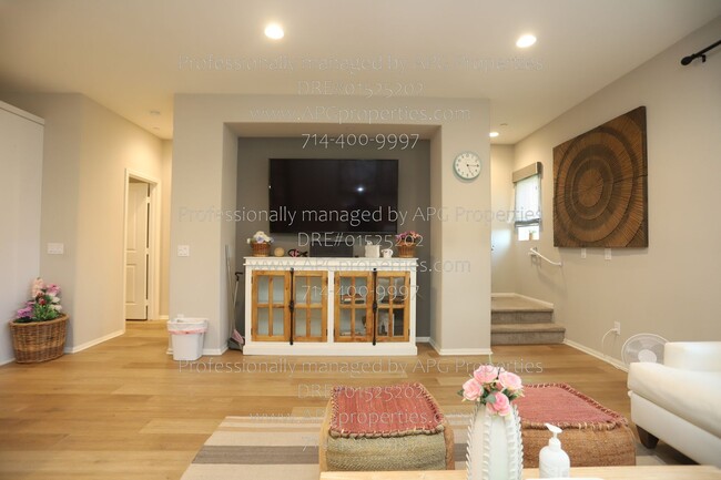 Building Photo - 3320 W Mirano Dr