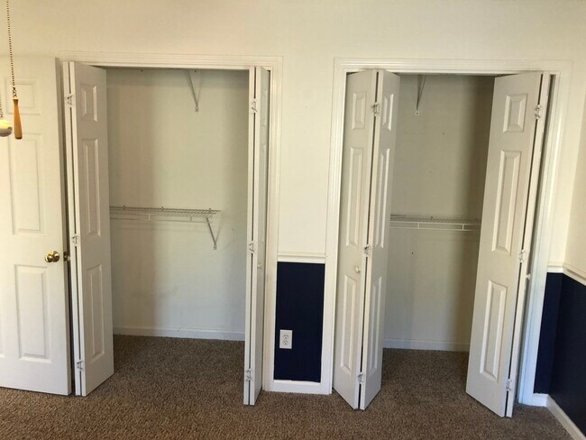 Building Photo - 4776 Cheshire Cir