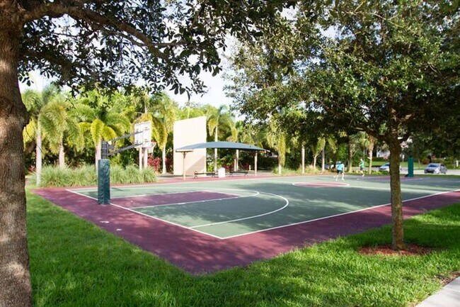 Building Photo - 4070 Highland Oaks Dr