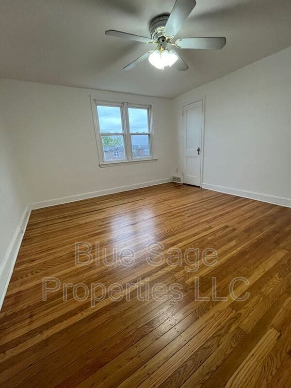 Building Photo - 229 Spruce St