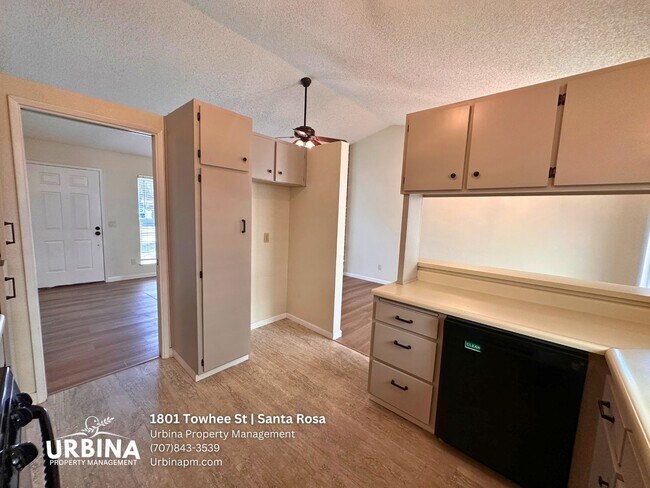 Building Photo - Inviting 3 Bedroom 2 Bathroom Home in Desirable Coffey Park Location