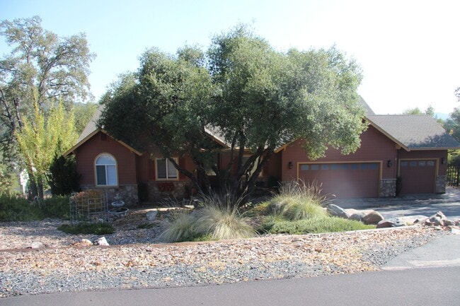 Primary Photo - Amazing Apple Valley Home