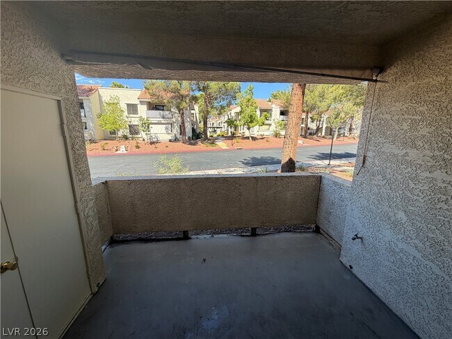 Building Photo - 4736 Nara Vista Way