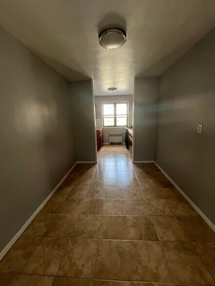 Building Photo - 56 S Munn Ave