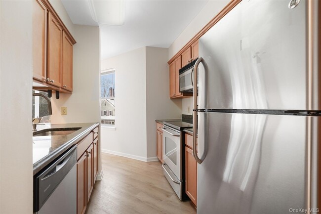 Building Photo - 107 Sutton Dr