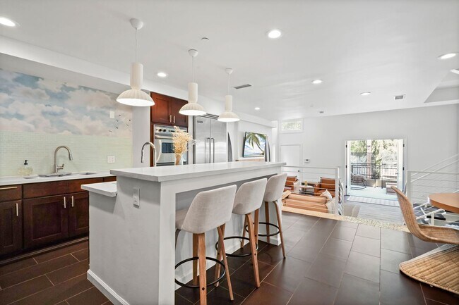 Building Photo - 9842 Portola Dr